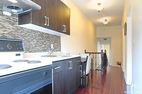 Lili Garden Канада